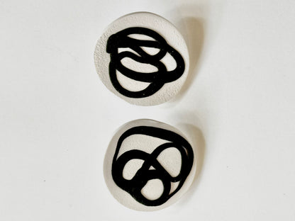 Zen studs - White