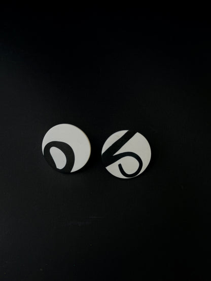 Zen studs - White