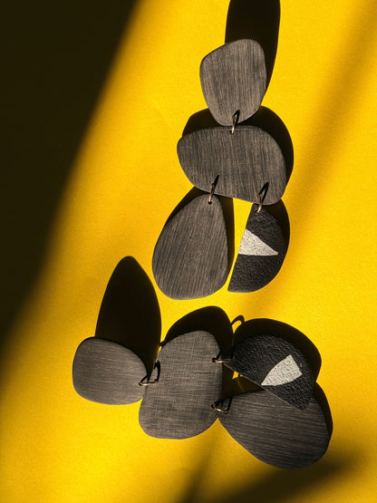 Distressed Nara, Black